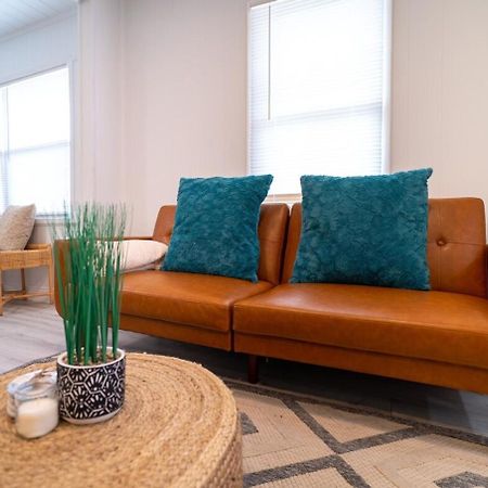 Homey Cozy Newly Renovated Stylish&Chic 7 Guests タンパ エクステリア 写真