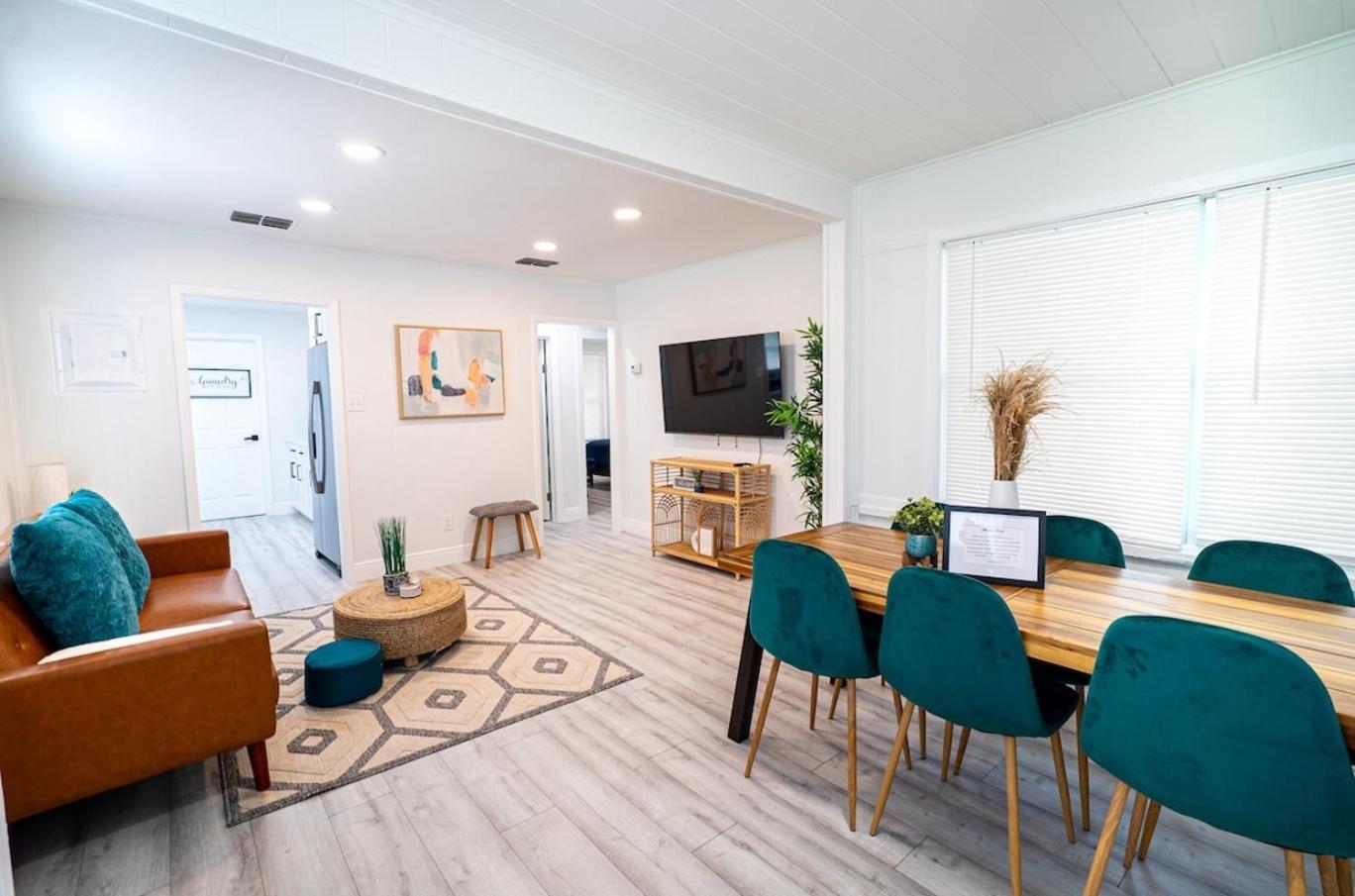 Homey Cozy Newly Renovated Stylish&Chic 7 Guests タンパ エクステリア 写真