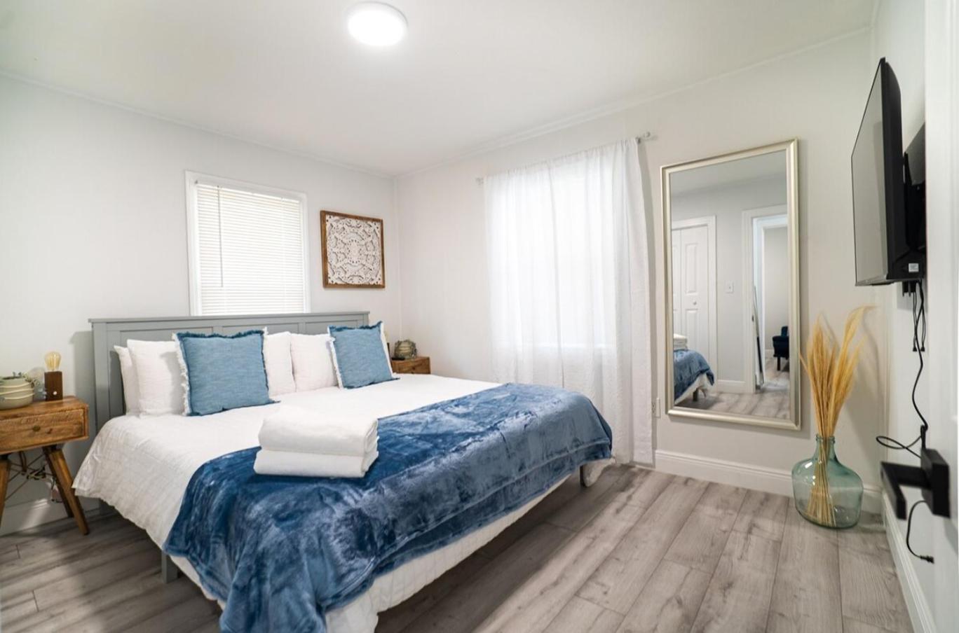Homey Cozy Newly Renovated Stylish&Chic 7 Guests タンパ エクステリア 写真