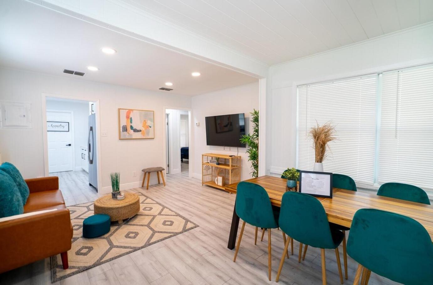 Homey Cozy Newly Renovated Stylish&Chic 7 Guests タンパ エクステリア 写真